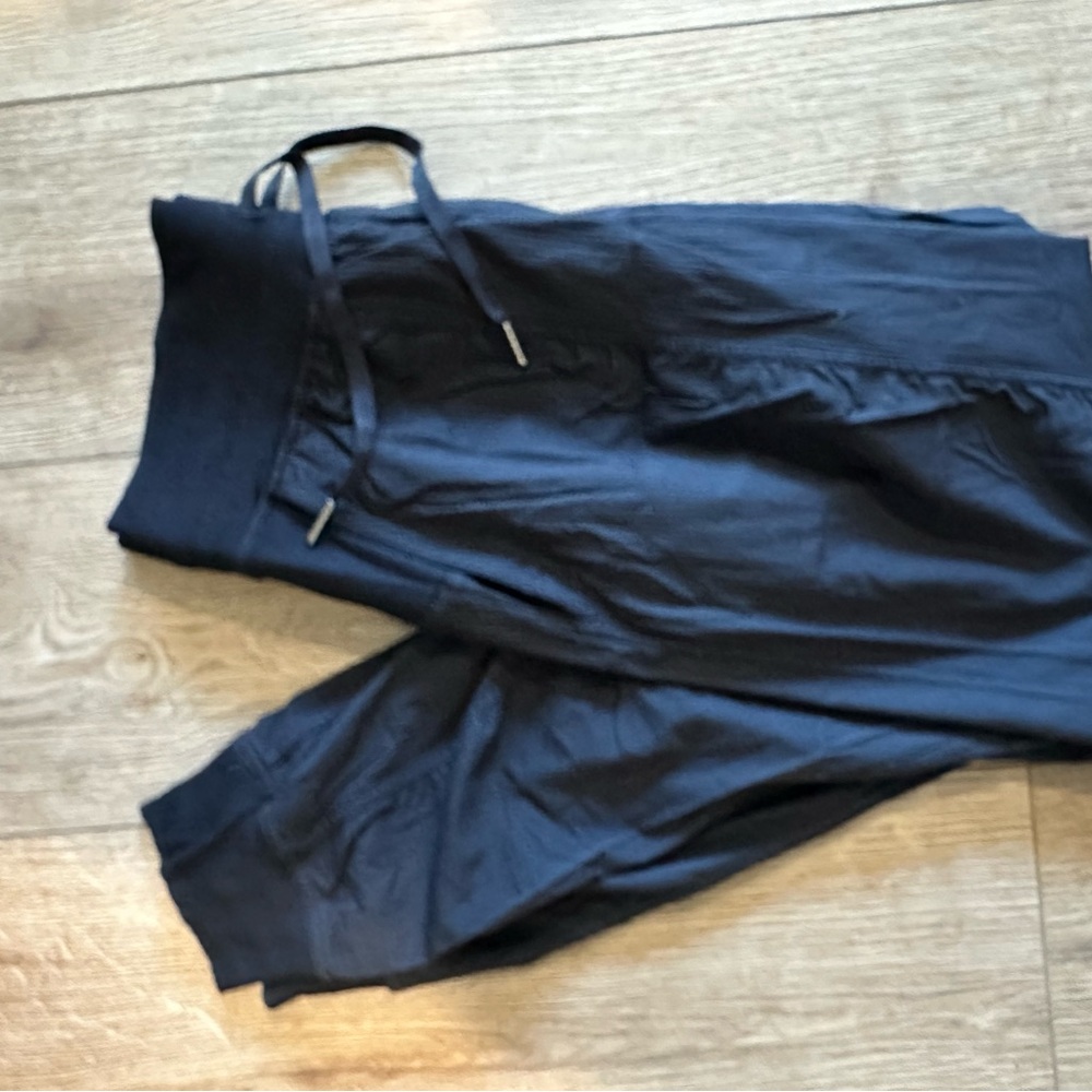 lululemon athletica Black Studio Dance joggers size 6